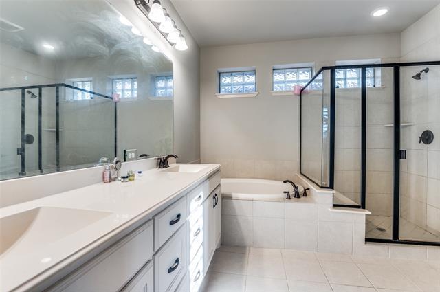 Building Photo - 630 Bridge St