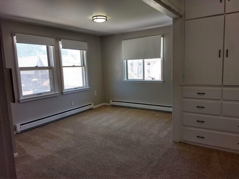 Bedroom - 2014 10th Ave