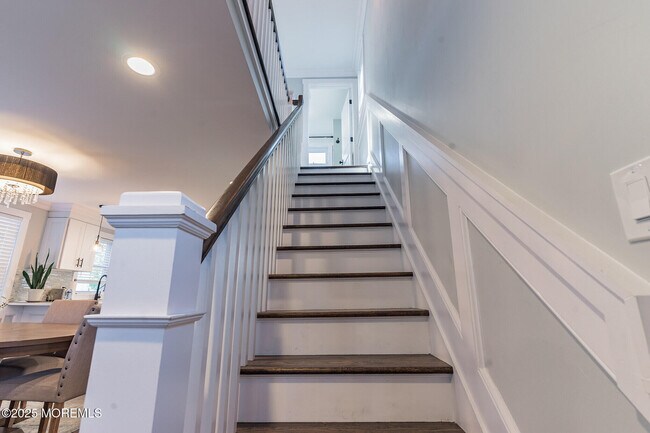 Building Photo - 605 Monmouth Ave