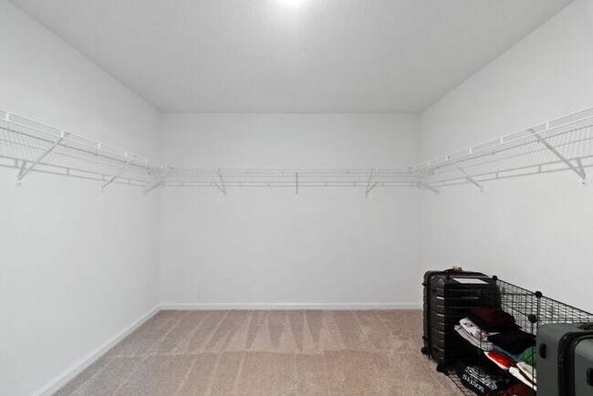 Building Photo - 4 Bed, 2.5 Bath Hidden Creek Home for Lease!