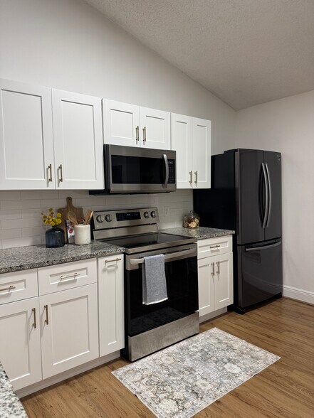 Building Photo - 3651 N Goldenrod Rd