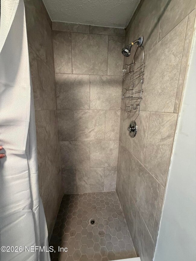 Building Photo - 6023 Edgefield Dr