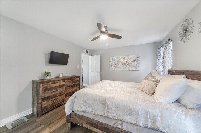 Building Photo - 7200 T C Jester Blvd