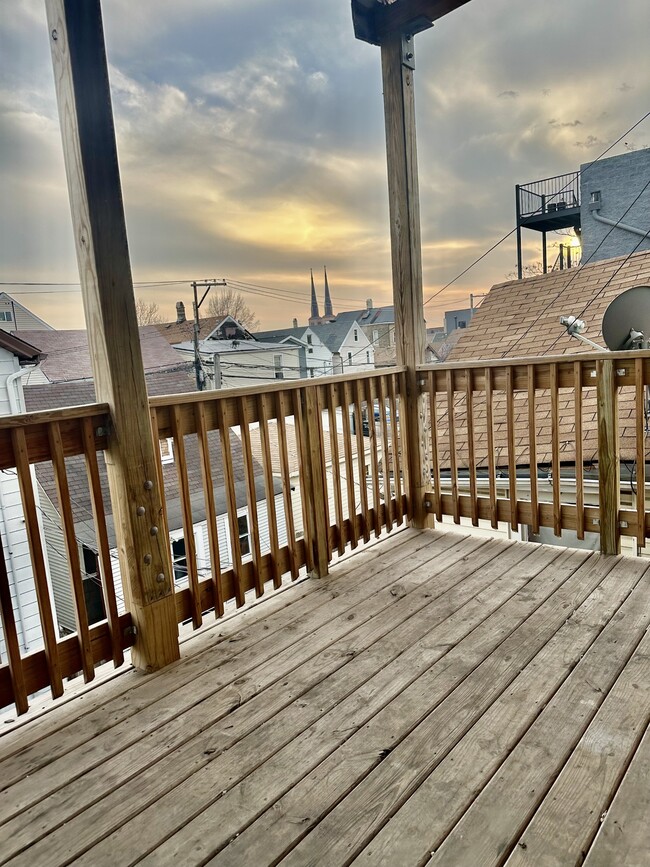 Building Photo - 1917 W 21st St