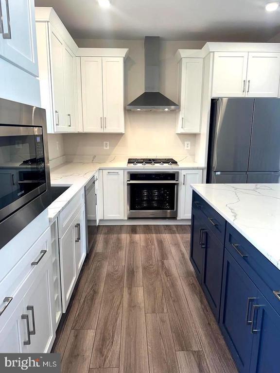 Building Photo - 946 Hts Aly SE