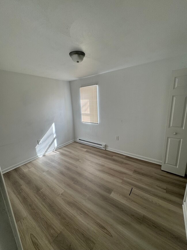 Building Photo - Strand