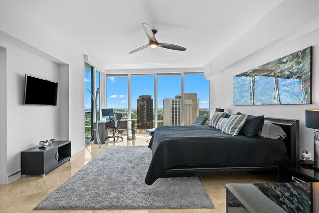 Building Photo - 333 Las Olas Way