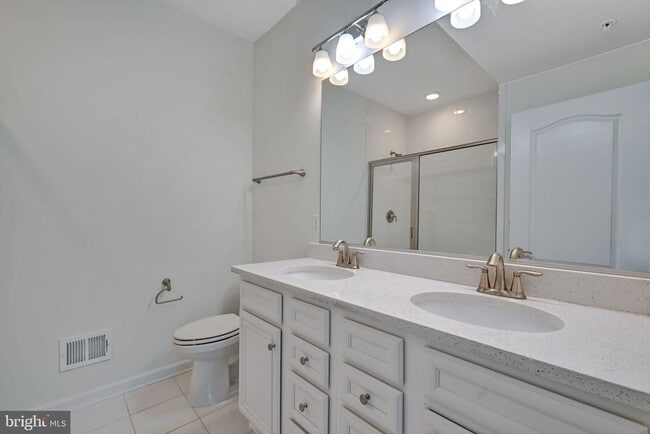 Building Photo - 2732 Wessex Cir