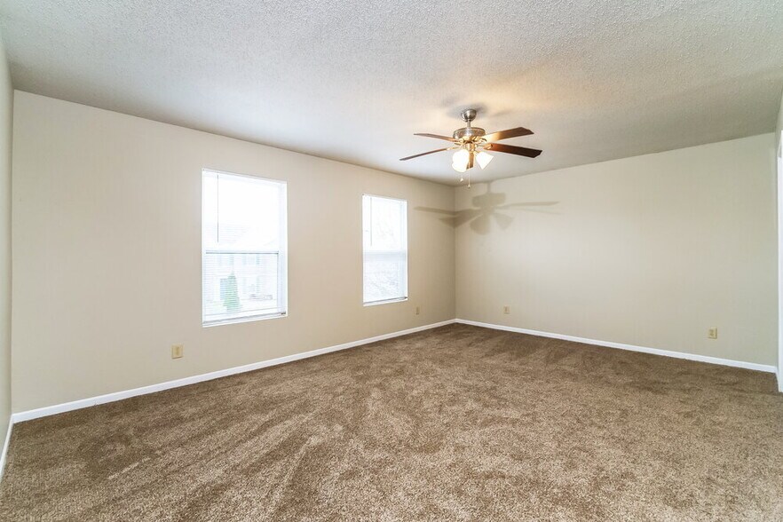 Building Photo - 2832 Ludwig Dr