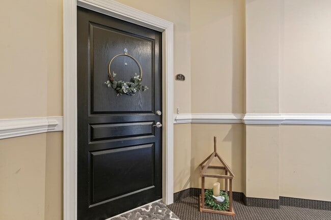 Building Photo - Fully Furnished  | Utilities Included | Flexible Lease Terms