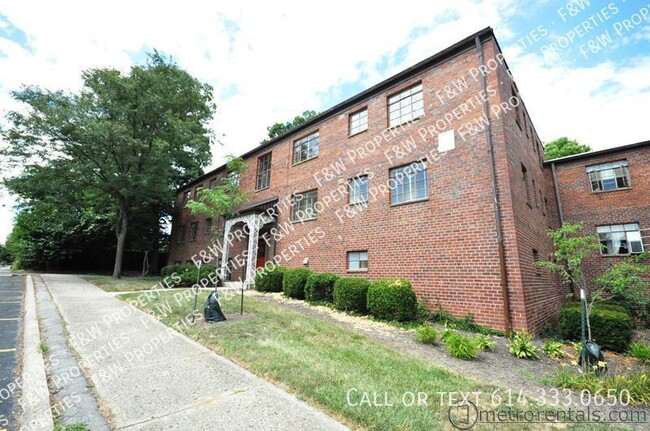 Building Photo - Clifton Woods Apartments; One Bedroom, Non...