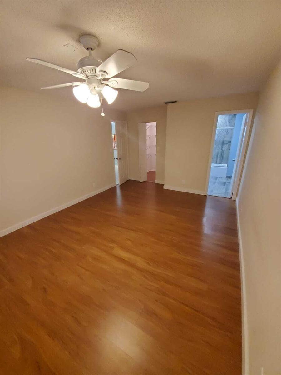 Building Photo - 24 Laredo Pl