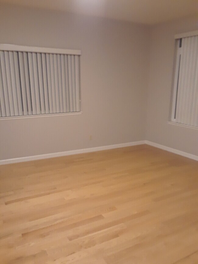 Building Photo - 473 34th Ave