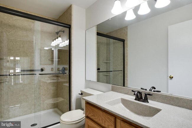 Building Photo - 7392 Elm Ct