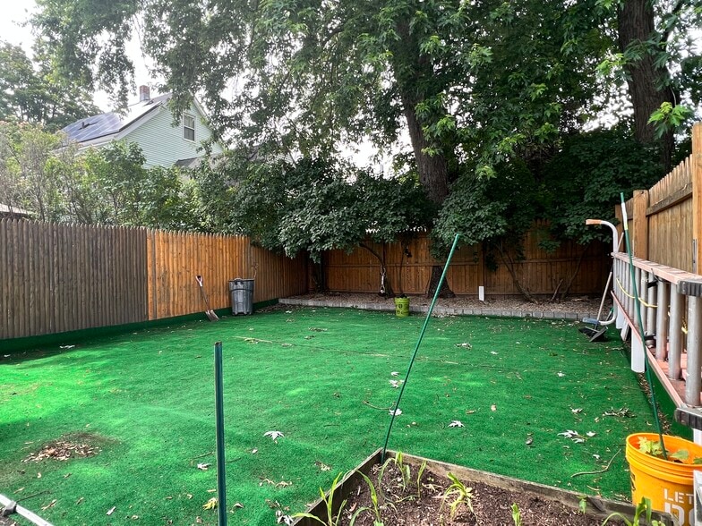 Building Photo - 37 Winchester St