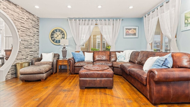 Building Photo - 27 S Oakland Ave