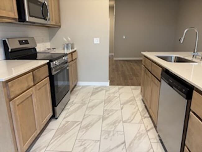 Building Photo - FIRST MONTH FREE - Beautiful New Home!