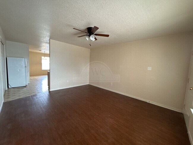 Building Photo - 1407 Dugger Cir