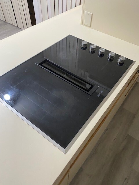 Stove - 1764 Frobisher Way