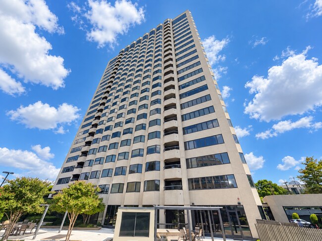 Building Photo - 3030 McKinney Ave