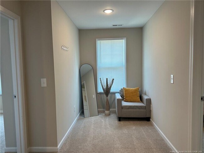 Building Photo - 51 Pomeranian St