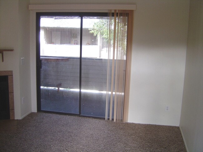 Building Photo - The Villages at Midvale Park 2/2 Condo with AC and all appliances