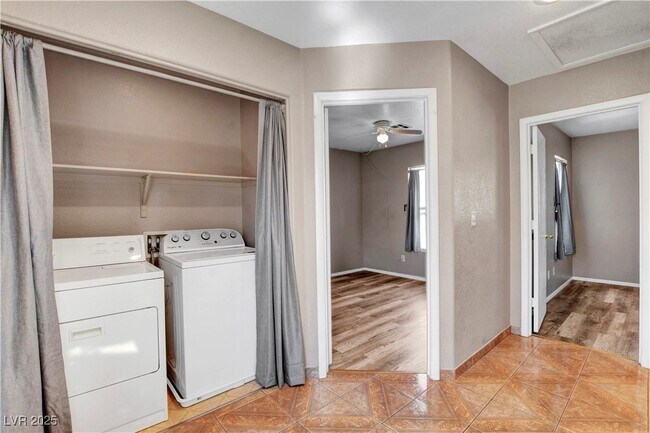 Building Photo - 1259 Black Cherry St