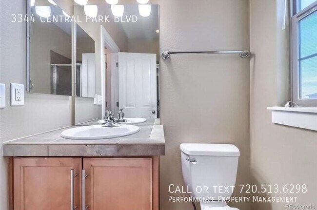 Building Photo - 3344 Central Park Blvd