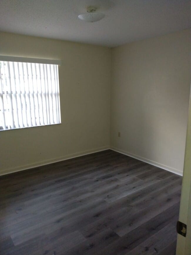 Building Photo - #612-613 Suncrest