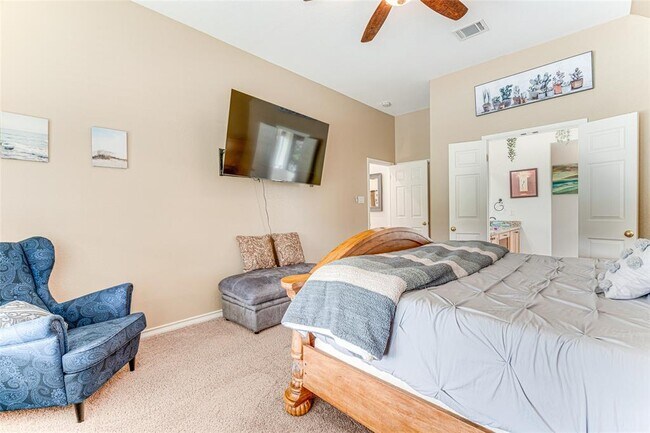 Building Photo - 1209 Lacey Oak Loop