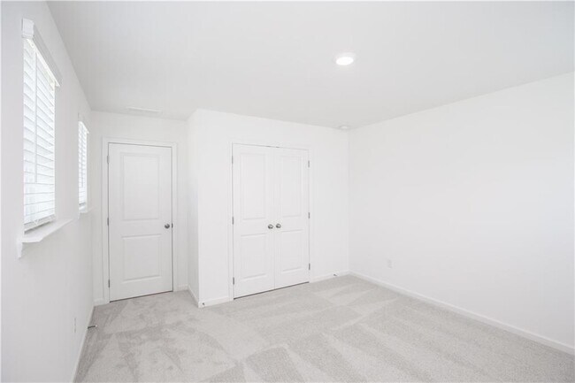 Building Photo - 101 Goshawk St