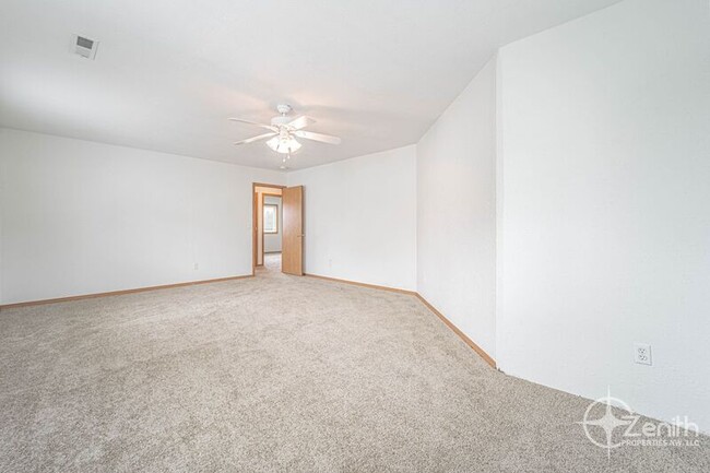 Building Photo - 8304 NE 158th Ave