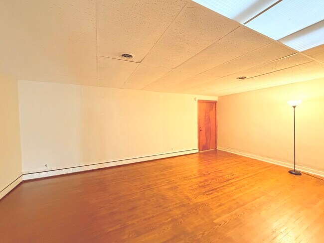 Building Photo - 134 W State St