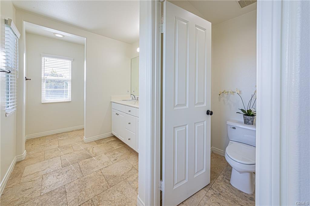 Building Photo - 138 S Hidden Path