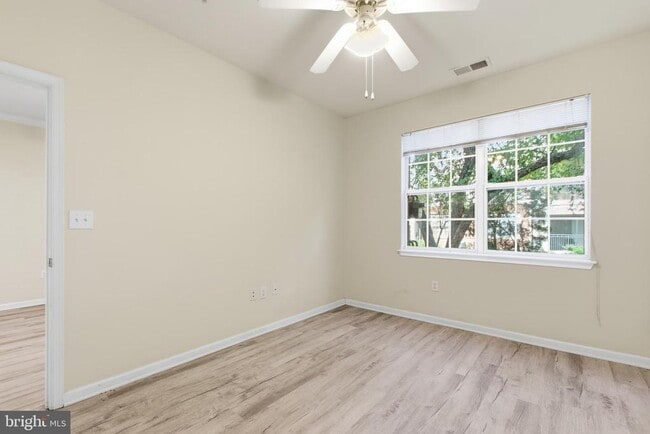 Building Photo - 12913 Centre Park Cir