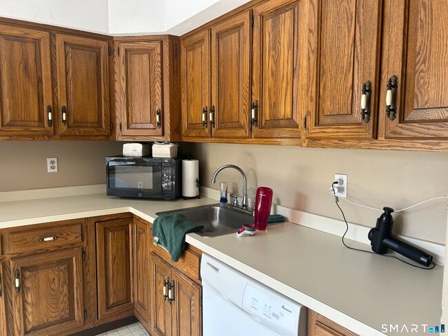 Building Photo - 17 Eagle Rock Cir