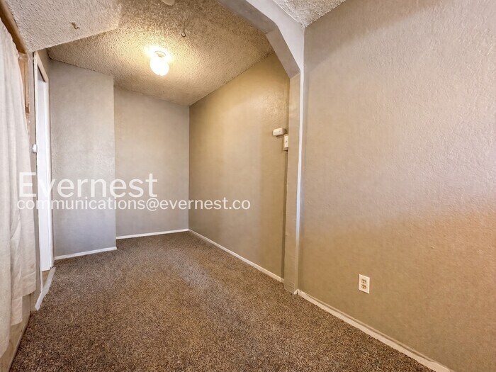 Building Photo - 3035 Oneal Pkwy