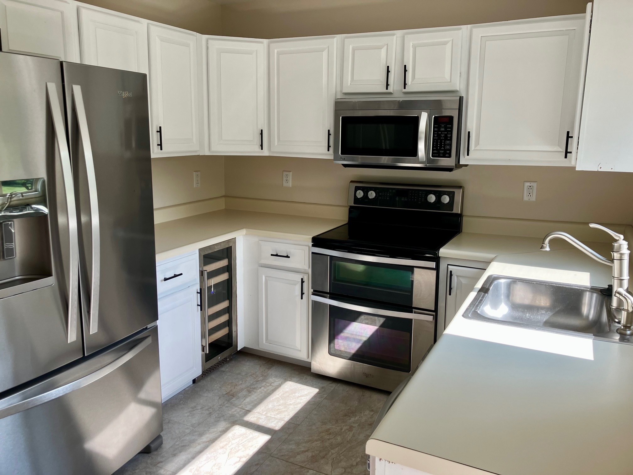 Kitchen with SS appliances - H5 Stonehedge Dr