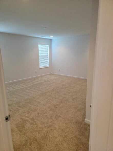 Building Photo - 7703 Mossy Landing Ln