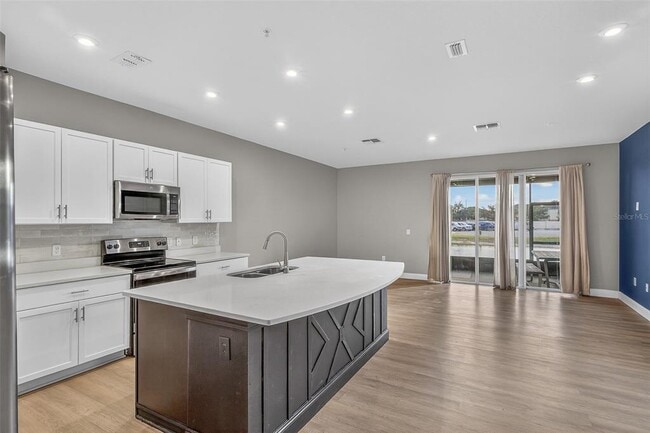 Building Photo - 2126 Crystal Bell St