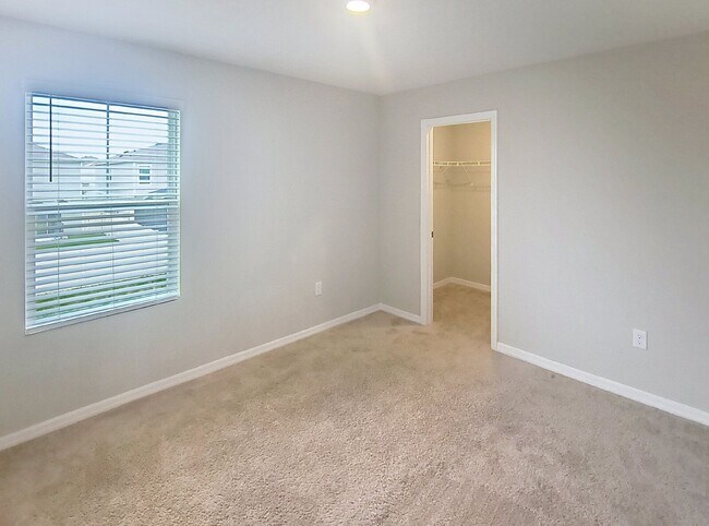 Building Photo - 12937 Camarillo Pl