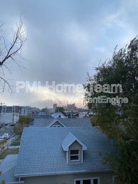 Building Photo - 2874 Kiesel Ave