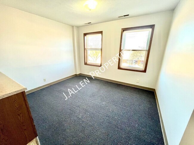 Building Photo - 507 W Norfolk Ave