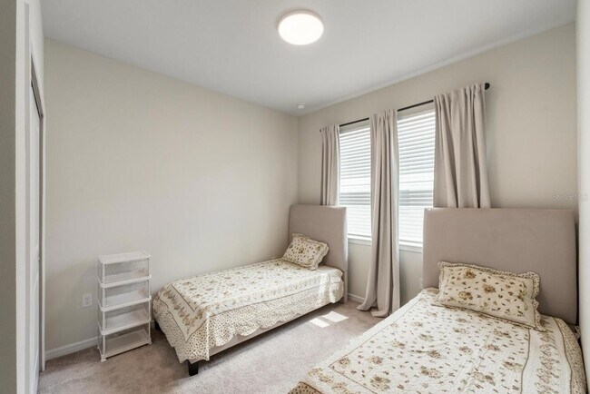 Building Photo - 13673 Fresh Ivy St