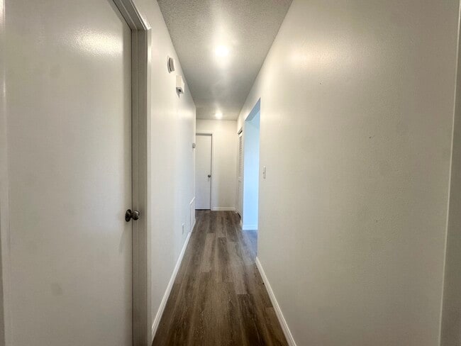 Building Photo - 107 Maplewood Dr