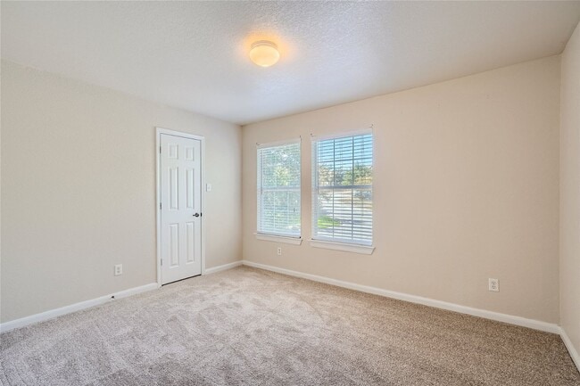 Building Photo - Beautiful Spacious Home!!!!