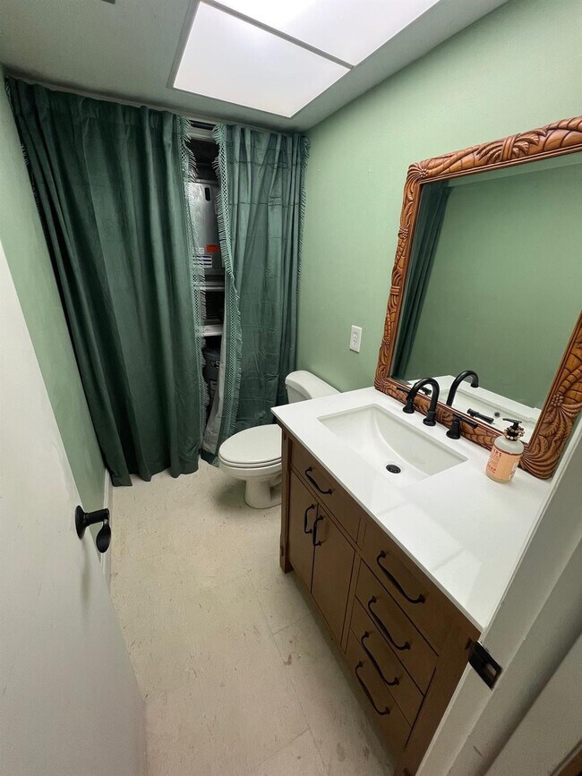 Building Photo - 312 Southwind Dr