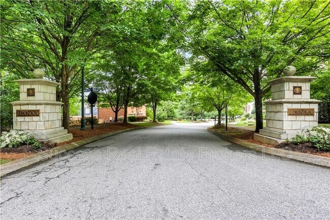 Building Photo - 1231 Ridenour Ln