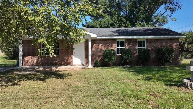 Primary Photo - 108 Gatewood Dr