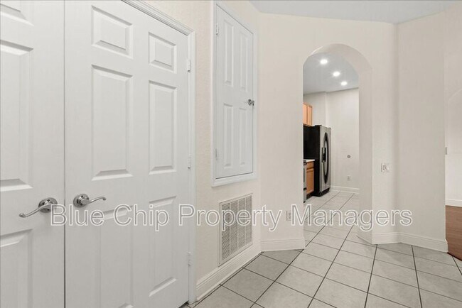 Building Photo - 6402 Cava Alta Dr